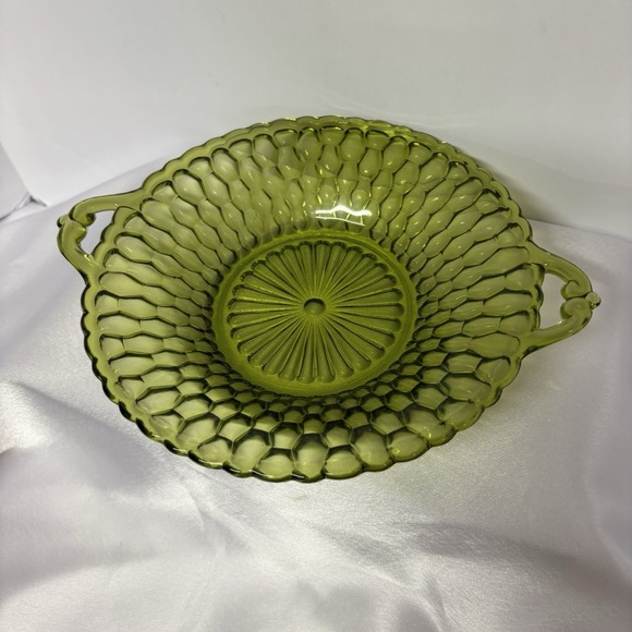 Vintage Indiana Avocado Green Glass Honeycomb Bowl Candy Dish Handles - Picture 1 of 6
